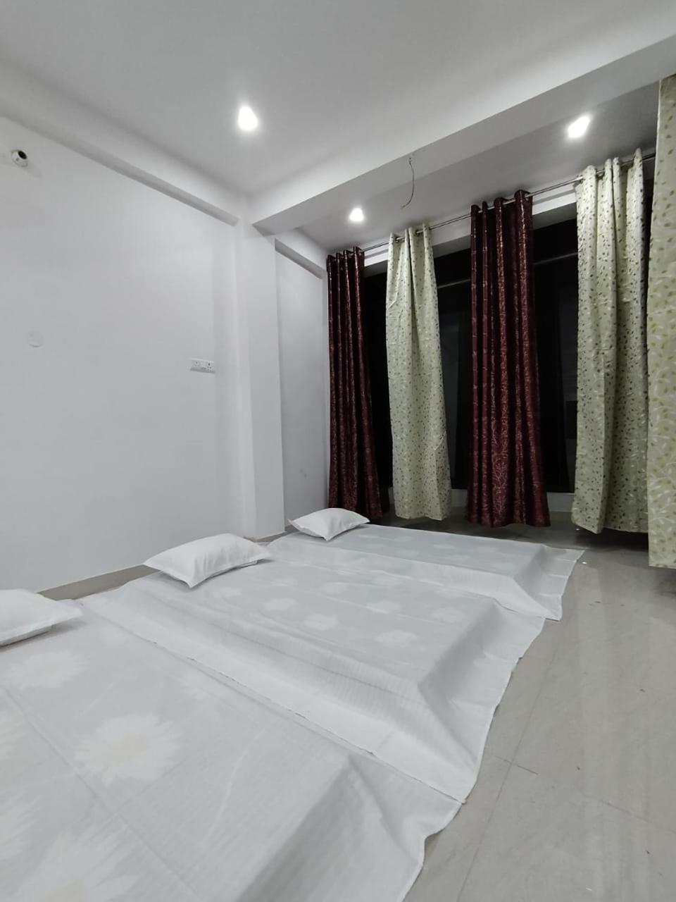 Triveni Sangam Guest House Allāhābād Junction エクステリア 写真